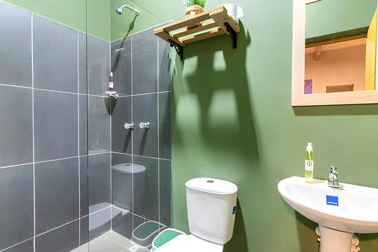 Pensión Hotel La Gruta Coliving Medellín