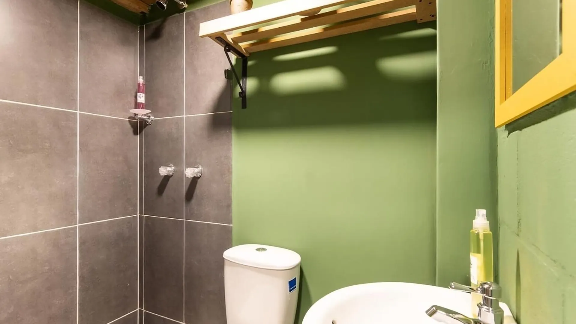 Hotel La Gruta Coliving Medellín