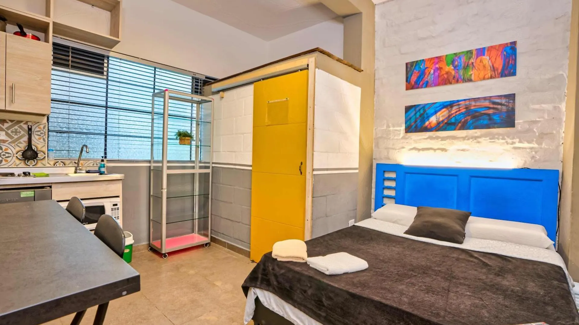 Pensión Hotel La Gruta Coliving Medellín