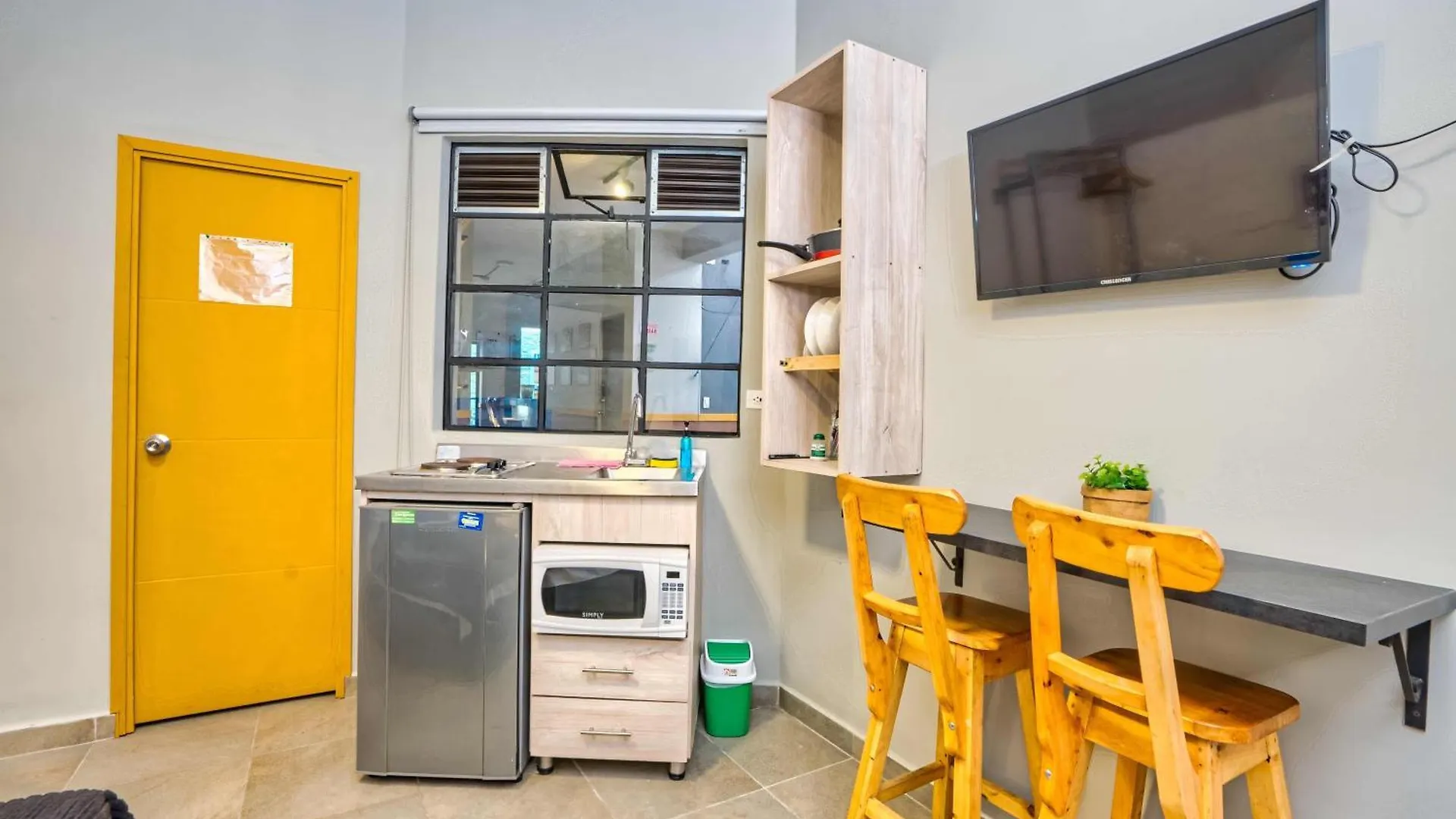 Hotel La Gruta Coliving Medellín 0*,  Colombia