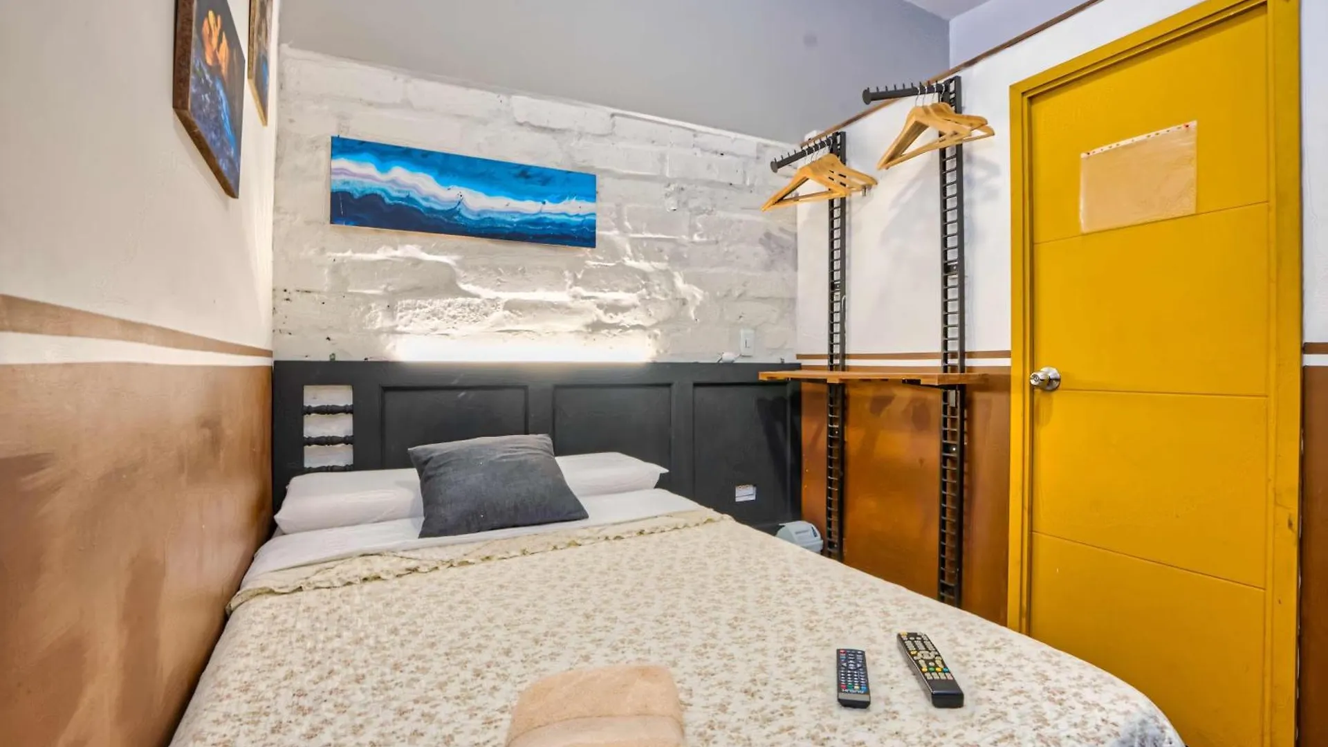 Hotel La Gruta Coliving Medellín 0*,  Colombia